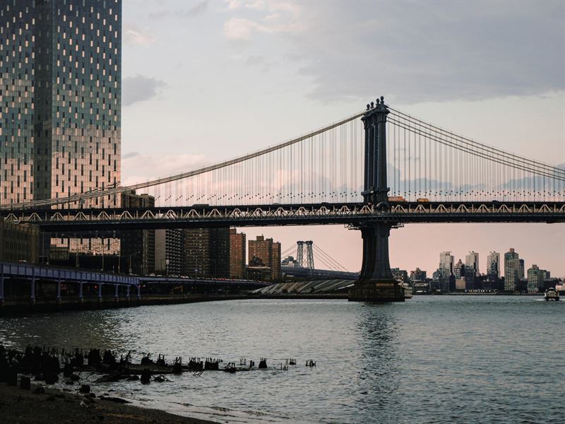 usa-new-york-jfk-manhattan-bridge-sas.jpg