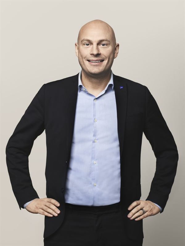 Markus - profile picture 1 (002).jpg