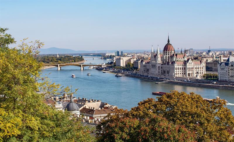 SAS-Budapest-hungary-4544781_1920.jpg