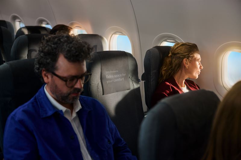 20250401_SAS_Business_Scene 09-Middle Seat Free_065_ExtraSpace_3 2.jpg