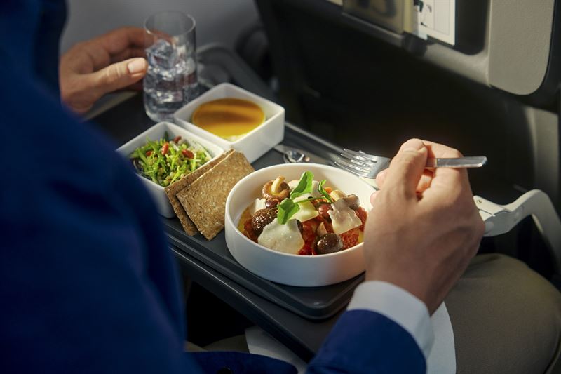 20250401_SAS_Business_Scene 05-Food Hand_081 copy 2.jpg