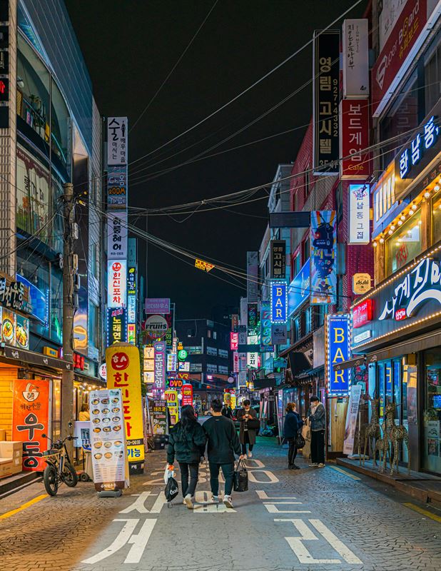 south-korea-seoul-icn-night-street-lights-sas.jpg