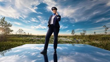 SAS new uniform first officer 2025
